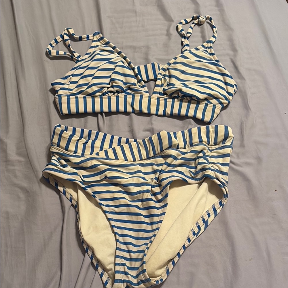Kona Sol Striped Bikini Set in Blue and Cream - Size Small 💙🤍👙
